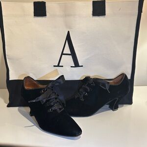 Kenneth Cole New York Black Heeled Boots Size 7 AA Narrow